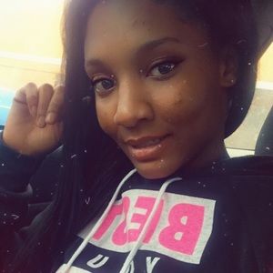 Meet your Posher, Yasamine